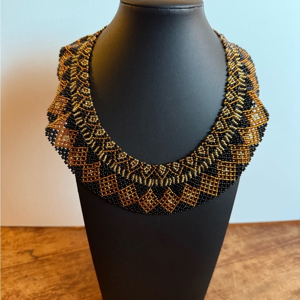 Elegant Hand Beaded Necklace Collar in Black and Gold
